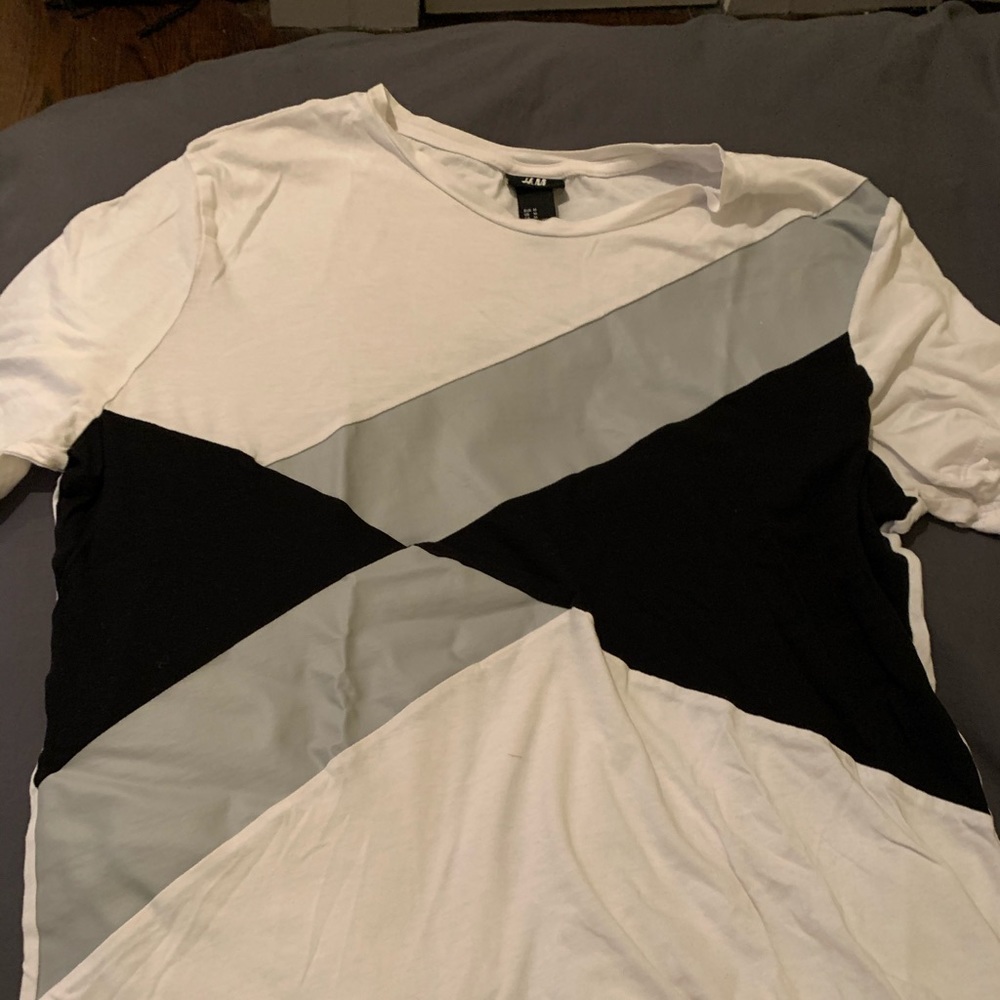 Men’s H&M size M geometric t shirt